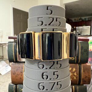 Black Acrylic and Gold Tone Stretch Bracelet